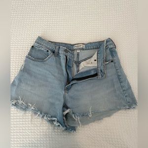 👖 Abercrombie and Fitch the 90s Relaxed Cutoff Short High Rise Curve Love